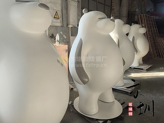 卡通玻璃钢白熊动物雕塑