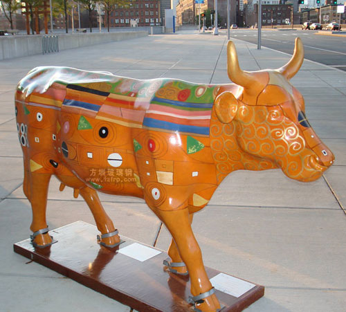 玻璃钢彩绘牛模型