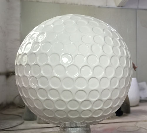 玻璃钢高尔夫球雕塑造型工厂生产图