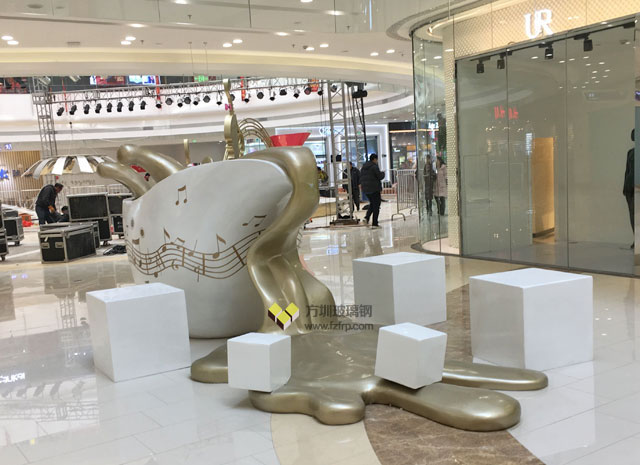 银川新华联购物中心玻璃钢咖啡杯雕塑美陈艺术装置商场摆放图