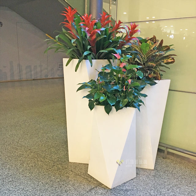 四川中海国际玻璃钢组合花瓶切面艺术造型