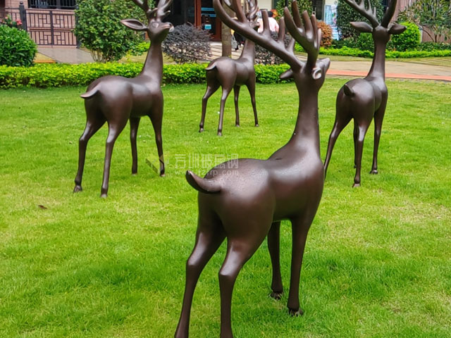 肇庆怀集清华园玻璃钢鹿群雕塑园林景观小品