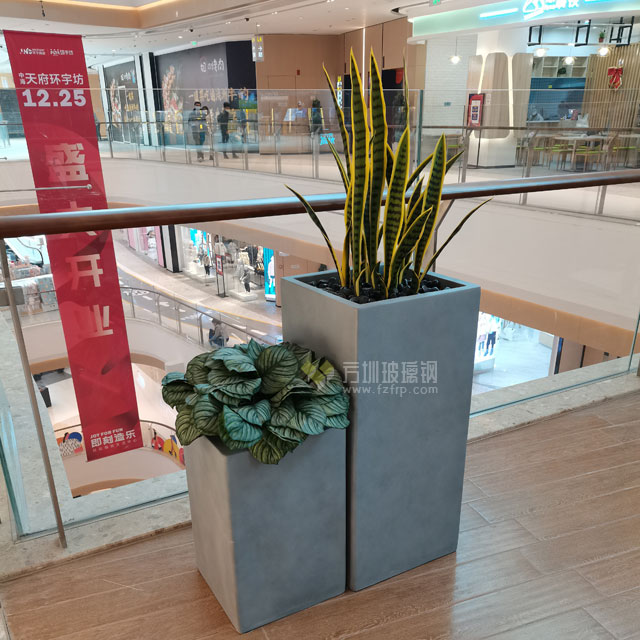 四川中海天府环宇坊购物中心玻璃钢方形组合花盆