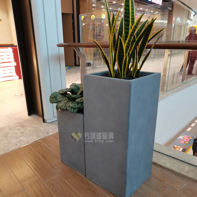 四川中海天府环宇坊购物中心玻璃钢方形组合花盆