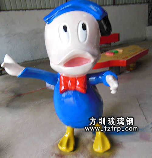 玻璃钢卡通公仔唐老鸭雕塑