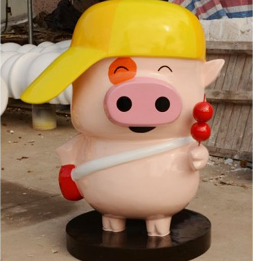 潮州玻璃钢卡通IP猪糖葫芦雕塑